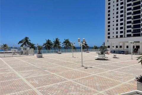 Купить кондоминиум в Холливуд, Флорида 2 спальни, 97.55м2, № 2001993 - фото 26