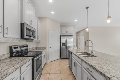 Villa ou maison à vendre à Fort Myers, Floride: 2 chambres, 168.71 m2 № 1953107 - photo 9