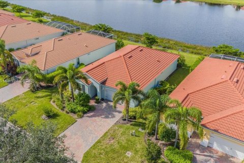 Villa ou maison à vendre à Fort Myers, Floride: 2 chambres, 168.71 m2 № 1953107 - photo 3