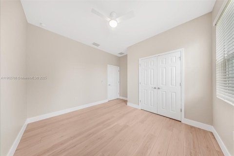 Villa ou maison à vendre à Fort Myers, Floride: 2 chambres, 168.71 m2 № 1953107 - photo 17