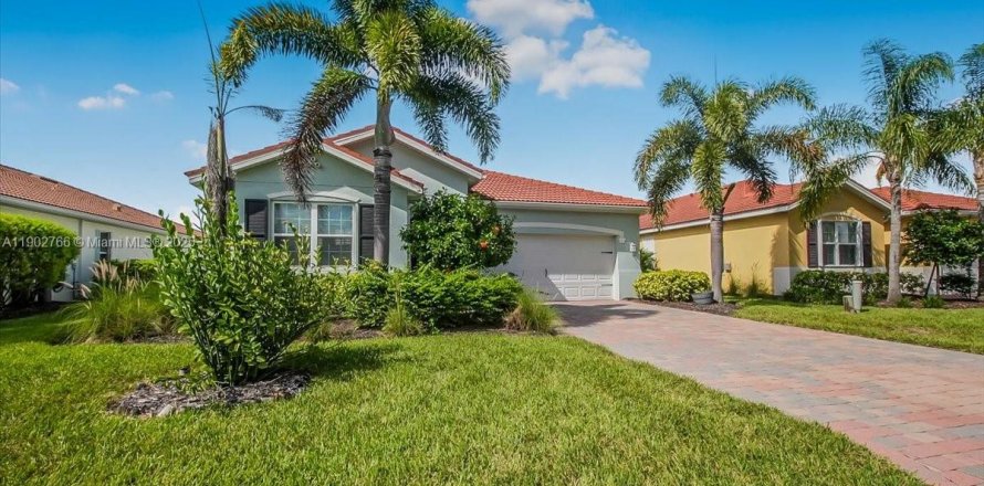 Villa ou maison à Fort Myers, Floride 2 chambres, 168.71 m2 № 1953107
