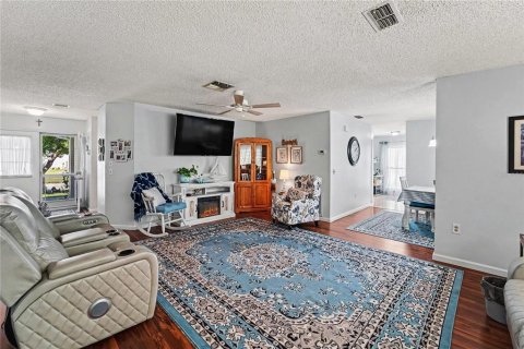 Villa ou maison à vendre à New Port Richey, Floride: 2 chambres, 124.67 m2 № 2396148 - photo 5