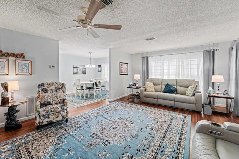 Villa ou maison à vendre à New Port Richey, Floride: 2 chambres, 124.67 m2 № 2396148 - photo 4
