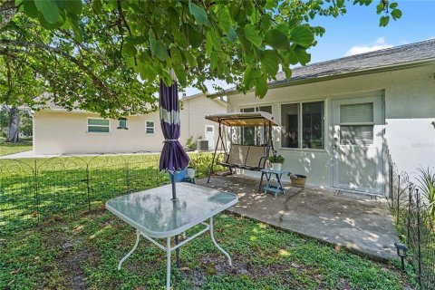 Villa ou maison à vendre à New Port Richey, Floride: 2 chambres, 124.67 m2 № 2396148 - photo 17
