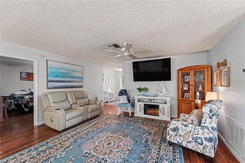 Villa ou maison à vendre à New Port Richey, Floride: 2 chambres, 124.67 m2 № 2396148 - photo 6