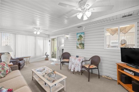 House in Summerfield, Florida 2 bedrooms, 106.28 sq.m. № 1904047 - photo 15