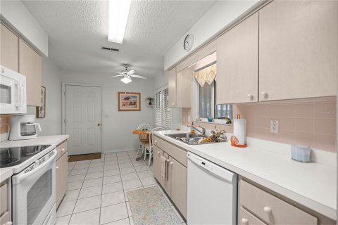 House in Summerfield, Florida 2 bedrooms, 106.28 sq.m. № 1904047 - photo 16