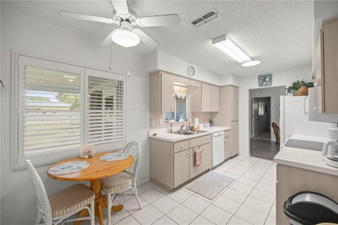 Villa ou maison à vendre à Summerfield, Floride: 2 chambres, 106.28 m2 № 1904047 - photo 17