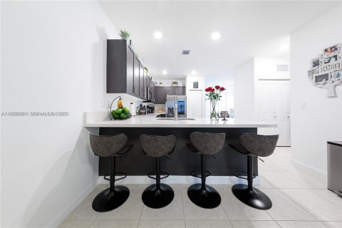 Снять в аренду таунхаус в Хомстед, Флорида 3 спальни, 169.73м2, № 1988698 - фото 21