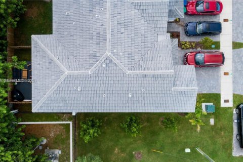 Снять в аренду таунхаус в Хомстед, Флорида 3 спальни, 169.73м2, № 1988698 - фото 7