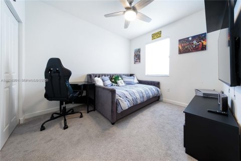 Снять в аренду таунхаус в Хомстед, Флорида 3 спальни, 169.73м2, № 1988698 - фото 27