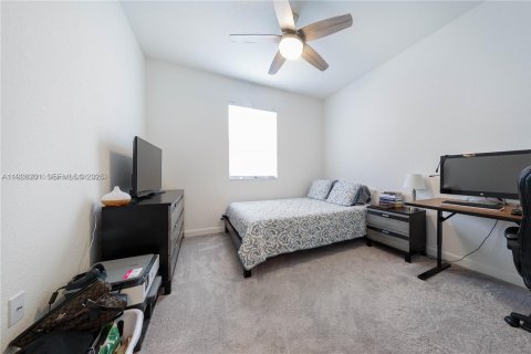 Снять в аренду таунхаус в Хомстед, Флорида 3 спальни, 169.73м2, № 1988698 - фото 30