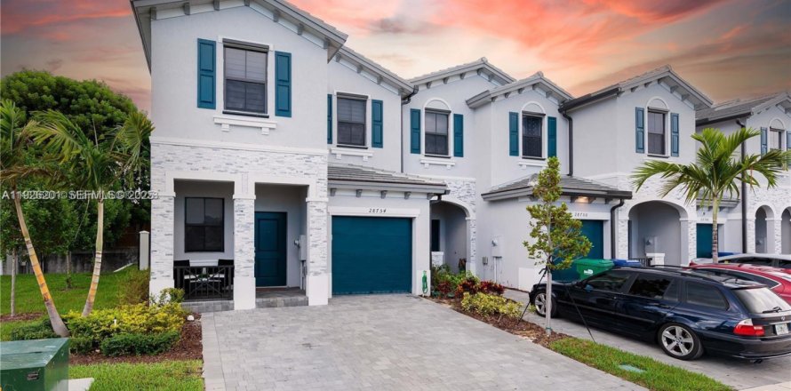 Таунхаус в Хомстед, Флорида 3 спальни, 169.73м2 № 1988698