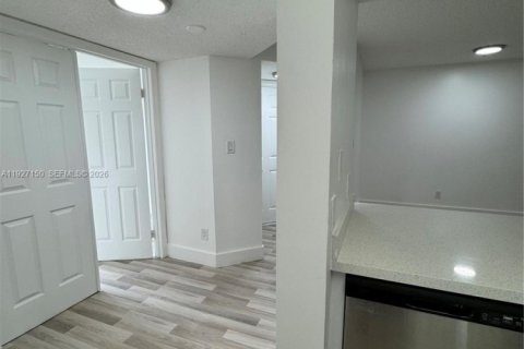 Condominio en venta en Coral Springs, Florida, 2 dormitorios, 96.99 m2 № 1996501 - foto 7