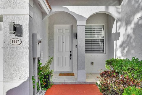Townhouse in Miami, Florida 3 bedrooms, 161.93 sq.m. № 2037859 - photo 4