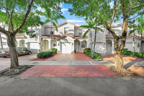 Townhouse in Miami, Florida 3 bedrooms, 161.93 sq.m. № 2037859 - photo 7