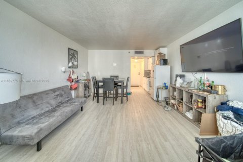 Купить кондоминиум в Санни-Айлс-Бич, Флорида 38.09м2, № 2018957 - фото 8