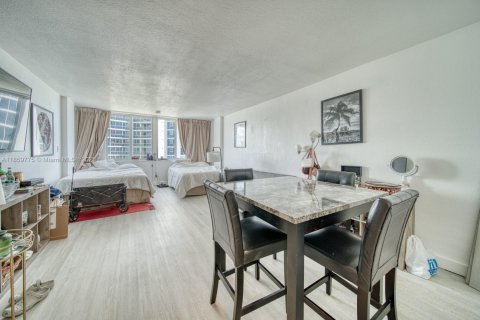 Купить кондоминиум в Санни-Айлс-Бич, Флорида 38.09м2, № 2018957 - фото 11