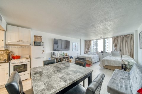 Купить кондоминиум в Санни-Айлс-Бич, Флорида 38.09м2, № 2018957 - фото 5