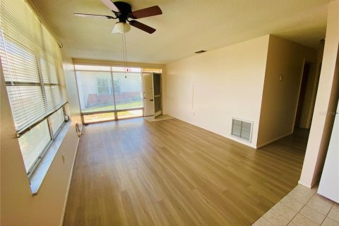 Condominio en alquiler en Holiday, Florida, 2 dormitorios, 76.64 m2 № 1866077 - foto 6