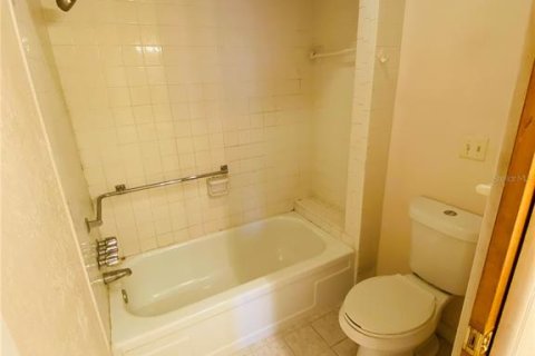 Condominio en alquiler en Holiday, Florida, 2 dormitorios, 76.64 m2 № 1866077 - foto 17