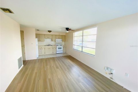 Condominio en alquiler en Holiday, Florida, 2 dormitorios, 76.64 m2 № 1866077 - foto 3