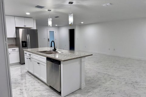 Villa ou maison à vendre à Palm Bay, Floride: 4 chambres, 167.87 m2 № 2089487 - photo 18