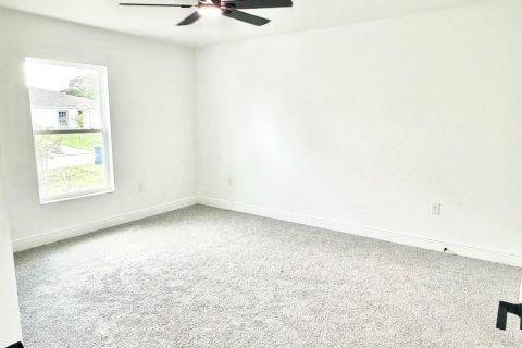 Villa ou maison à vendre à Palm Bay, Floride: 4 chambres, 167.87 m2 № 2089487 - photo 4