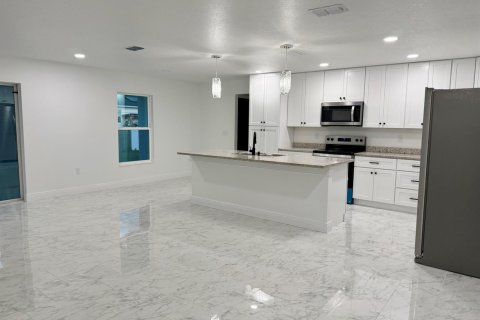 Villa ou maison à vendre à Palm Bay, Floride: 4 chambres, 167.87 m2 № 2089487 - photo 17