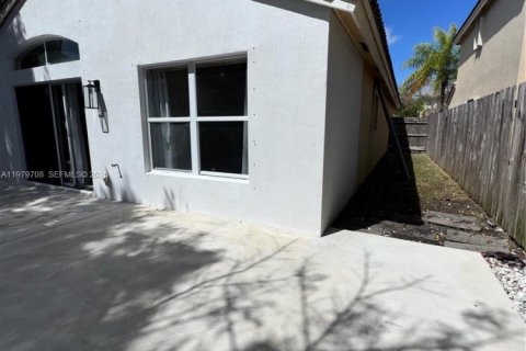 Villa ou maison à louer à Homestead, Floride: 3 chambres, 124.12 m2 № 2046144 - photo 16