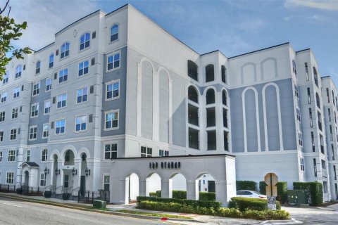 Condo in Orlando, Florida, 1 bedroom  № 1526544 - photo 1