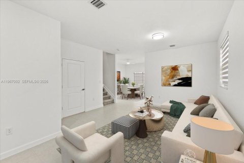 Снять в аренду таунхаус в Хомстед, Флорида 3 спальни, 133.97м2, № 2028417 - фото 3