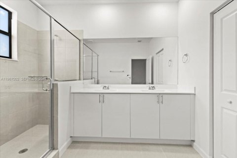 Снять в аренду таунхаус в Хомстед, Флорида 3 спальни, 133.97м2, № 2028417 - фото 22