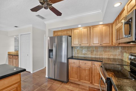 House in Boynton Beach, Florida 3 bedrooms, 209.4 sq.m. № 2243428 - photo 15
