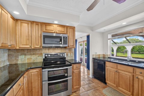 House in Boynton Beach, Florida 3 bedrooms, 209.4 sq.m. № 2243428 - photo 17