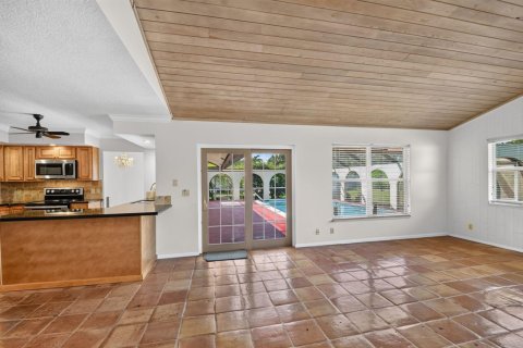 House in Boynton Beach, Florida 3 bedrooms, 209.4 sq.m. № 2243428 - photo 25