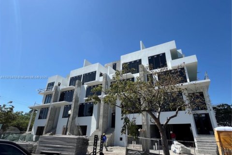Townhouse in Miami Beach, Florida 4 bedrooms, 257.34 sq.m. № 1934954 - photo 11