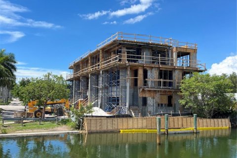 Townhouse in Miami Beach, Florida 4 bedrooms, 257.34 sq.m. № 1934954 - photo 9