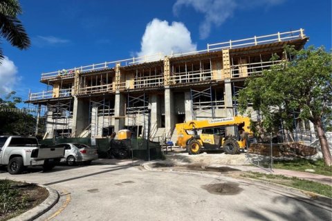 Townhouse in Miami Beach, Florida 4 bedrooms, 257.34 sq.m. № 1934954 - photo 8