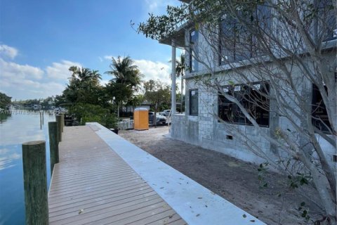 Townhouse in Miami Beach, Florida 4 bedrooms, 257.34 sq.m. № 1934954 - photo 15