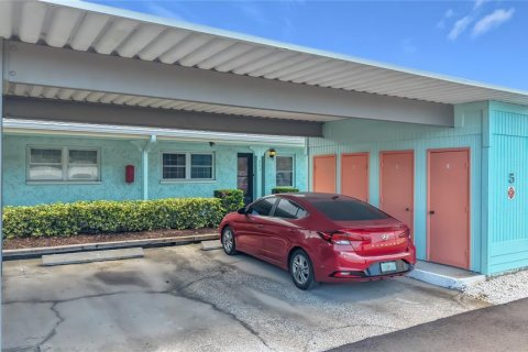 House in Clearwater, Florida 2 bedrooms, 86.86 sq.m. № 2217152