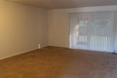 Apartamento en alquiler en Orlando, Florida, 2 dormitorios, 90.21 m2 № 2279729 - foto 2