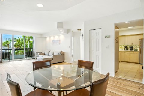 Condominio en venta en Aventura, Florida, 3 dormitorios, 142.7 m2 № 1878866 - foto 4