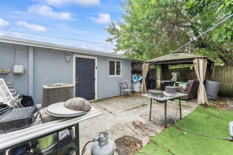 Propiedad comercial en venta en West Palm Beach, Florida, 209.03 m2 № 2270649 - foto 15