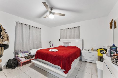 Propiedad comercial en venta en West Palm Beach, Florida, 209.03 m2 № 2270649 - foto 26