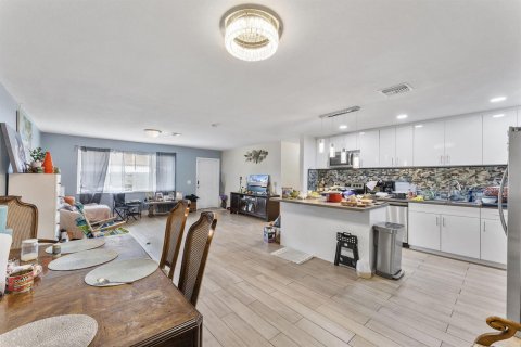 Propiedad comercial en venta en West Palm Beach, Florida, 209.03 m2 № 2270649 - foto 5