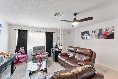 Propiedad comercial en venta en West Palm Beach, Florida, 209.03 m2 № 2270649 - foto 24