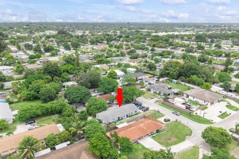 Propiedad comercial en venta en West Palm Beach, Florida, 209.03 m2 № 2270649 - foto 16