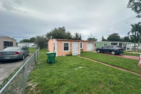 Купить виллу или дом в Опа-Локка, Флорида 2 спальни, 72.84м2, № 1898107 - фото 4
