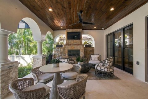House in Tampa, Florida 5 bedrooms, 727.24 sq.m. № 2396643 - photo 9